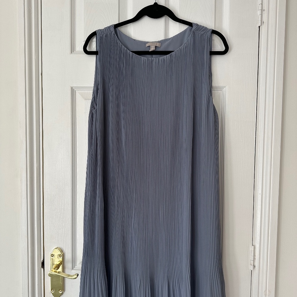 H+M Short Sleeveless dress, Sz M US, pigeon blue, never worn.